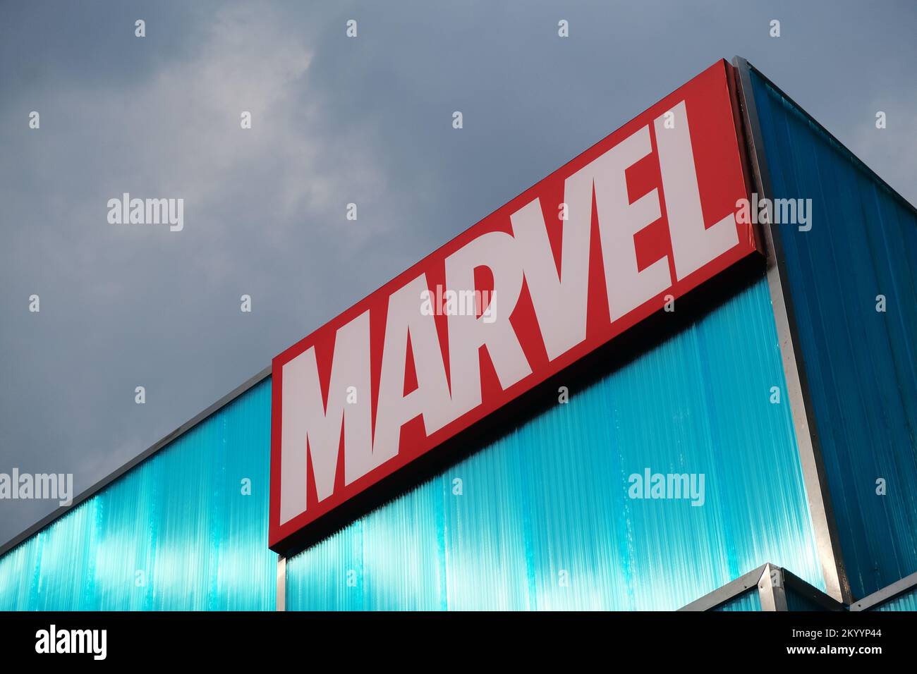 Shanghai, China-August 20. 2022: Marvel Comics Markenlogo aus nächster Nähe. Ein amerikanisches Unterhaltungsunternehmen Stockfoto