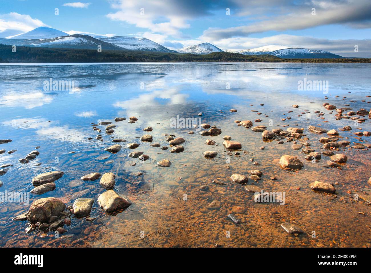 Loch Morlich, Cairngorms NP, Schottland, Großbritannien Stockfoto
