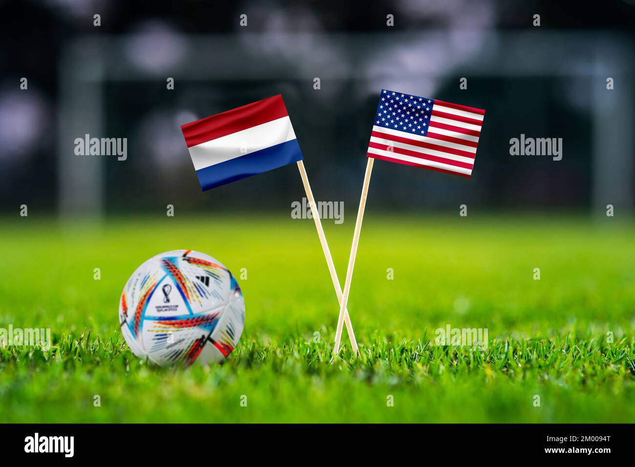 KATAR, DOHA, NOVEMBER 29. 2022: Niederlande - Vereinigte Staaten von Amerika. Acht-Finale, letztes Fußballspiel 16. Offizieller Ball der FIFA-Weltmeisterschaft Katar 202 Stockfoto