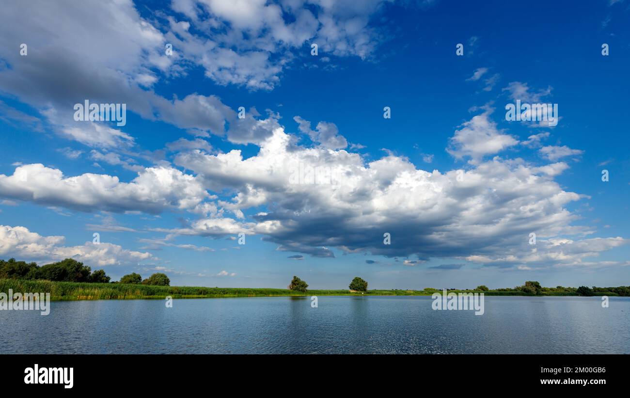 Seen und Kanäle des Donaudeltas in Rumänien Stockfoto