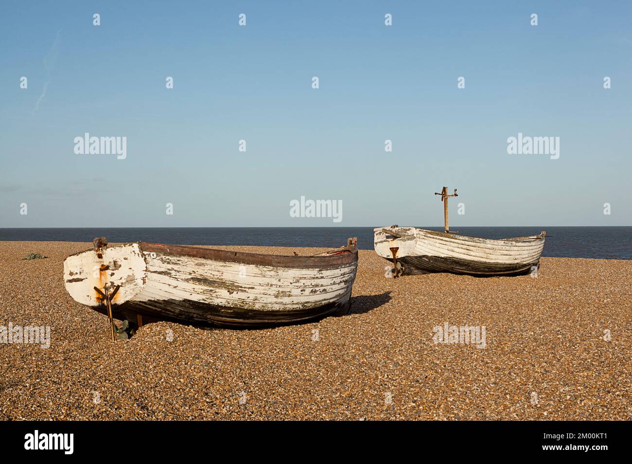 Zwei alte Fischerboote aus Holz Stockfoto