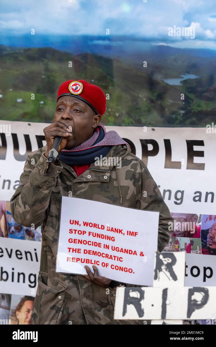 Ugandas Exilanten protestieren außerhalb des Uganda High Commission in London. Die Demonstration war gegen die Regierung von Uganda, die den Vorsitz geführt hat Stockfoto