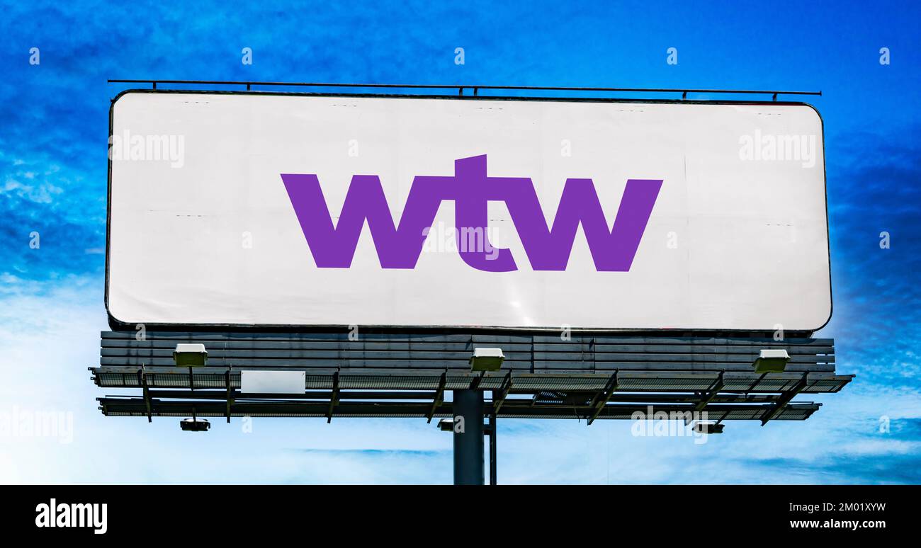 POZNAN, POL – 13. Sep. 2022: Reklametafel mit dem Logo von Willis Towers Watson, einem britisch-amerikanischen multinationalen Versicherungsberater Stockfoto