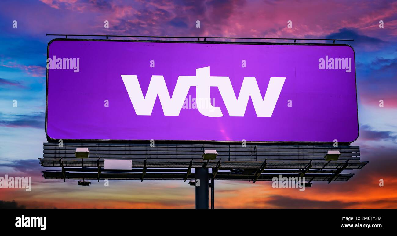 POZNAN, POL – 13. Sep. 2022: Reklametafel mit dem Logo von Willis Towers Watson, einem britisch-amerikanischen multinationalen Versicherungsberater Stockfoto