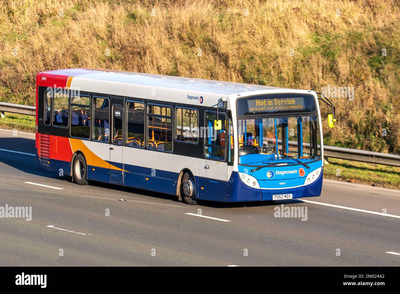 2012 ALEXANDER DENNIS 200 10,7M DART 4461cc Automatik STAGECOACH Eindeckerbus „Not in Service“ auf der Autobahn M6, Großbritannien Stockfoto