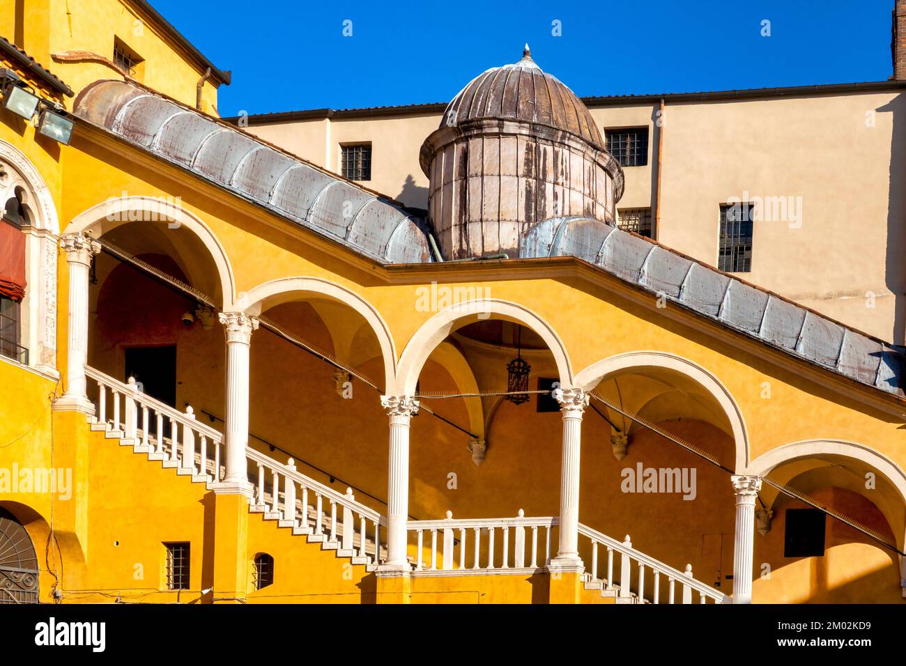 Scalone d'Onore auf der Piazza del Municipio, Ferrara Italien Stockfoto