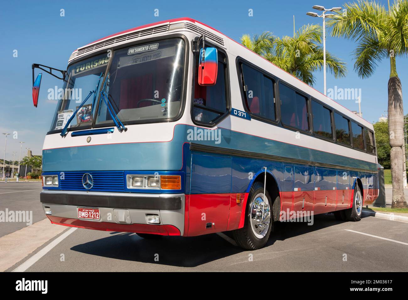 Busfahrzeug Mercedes-Benz Monobloco O-371R 1992 auf der Ausstellung auf dem Bus Brasil Fest 2022 in der Stadt Barueri. Stockfoto