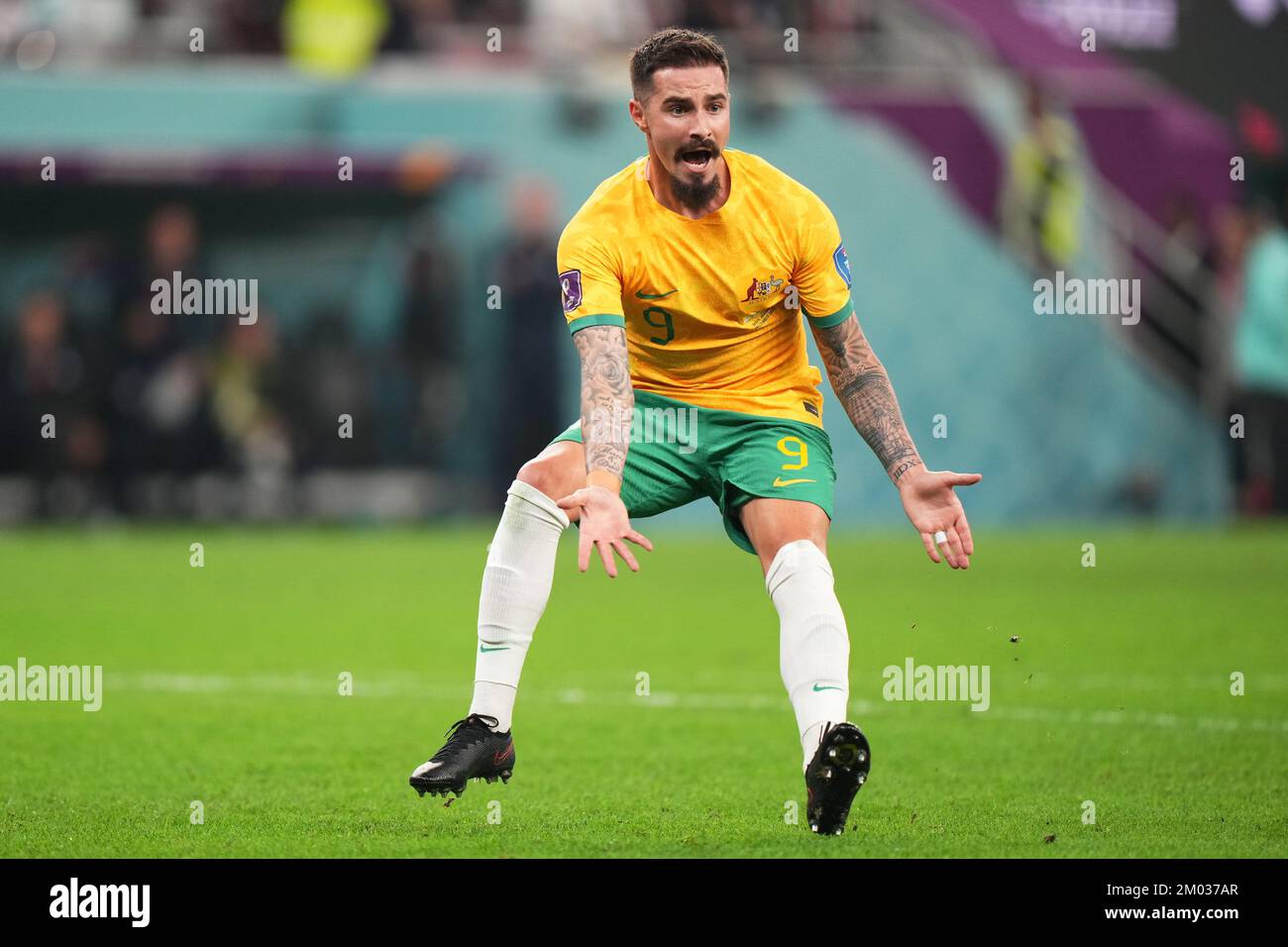 Al-Rayyan, Katar. 03.. Dezember 2022. Jamie MacLaren von Australien während des FIFA-Weltmeisterschaftsspiels 2022 in Katar, Gruppe F, zwischen Argentinien und Australien, spielte am 3. Dezember 2022 im Ahmad bin Ali Stadium in Al Rayyan, Katar. (Foto: Bagu Blanco/PRESSIN) Kredit: PRESSINPHOTO SPORTS AGENCY/Alamy Live News Stockfoto