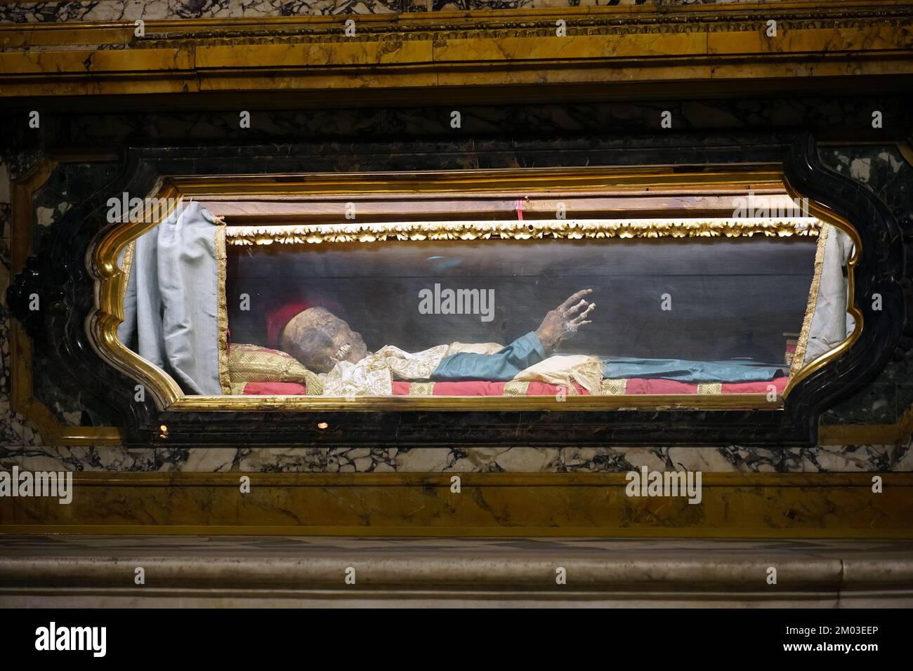 San Davino Armeno, Mummy, interior, Chiesa di San Michele in Foro, Lucca, Toskana, Italien, Europa Stockfoto