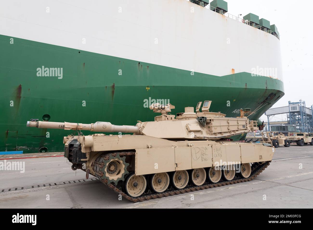 Gdynia, Polen. 3.. Dezember 2022 Ankunft des US Army 2. Panzerbrigade Kampfteams, 1. Infanterie Division Militärausrüstung im Theater als Unterstützung Atlantic Resolve © Wojciech Strozyk / Alamy Live News Stockfoto