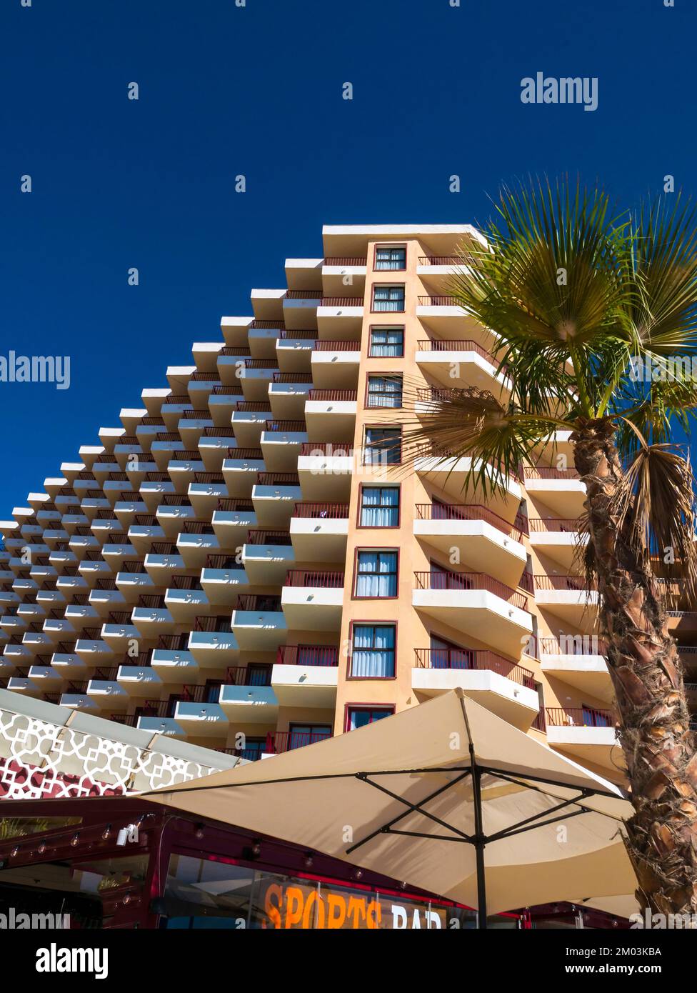 Hotels am 5 km langen Strand von Fuengirola an der Costa del Sol in Spanien Stockfoto Hotels am 5 km langen Strand von Fuengirola an der Costa del Sol in Spanien Stockfoto