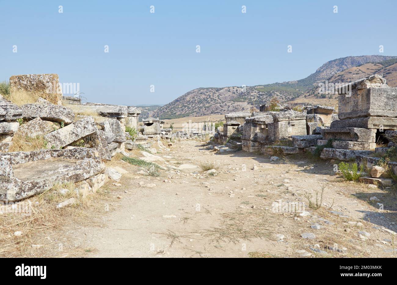 Die riesige Nekropole von Hierapolis über Pamukkale Stockfoto