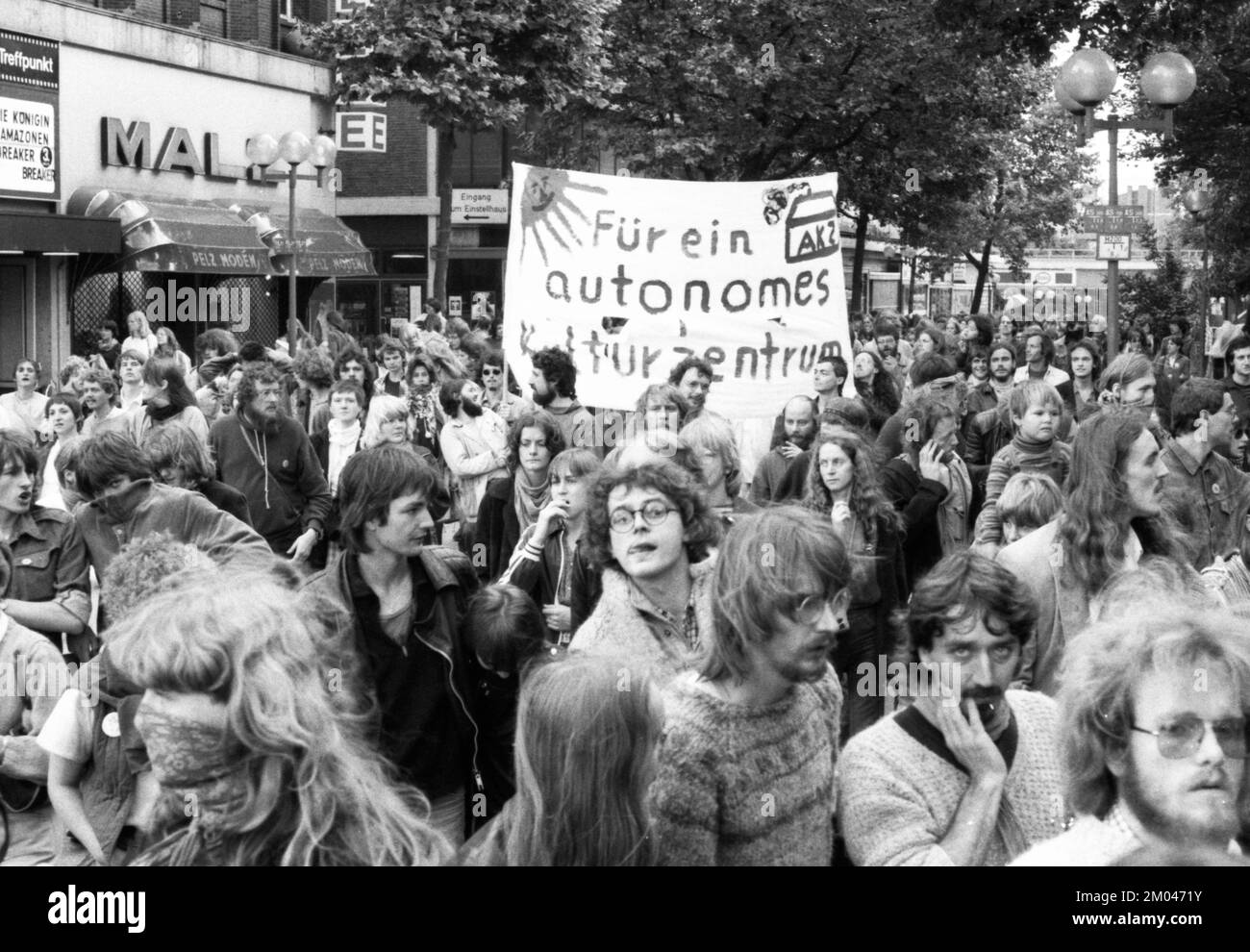 Autonome Gruppen der linken Szene besetzten eine leere Fabrik (Bo-Fabrik) und demonstrierten im Juli 1981 für ein autonomes Kulturzentrum, Deutschland, EU Stockfoto