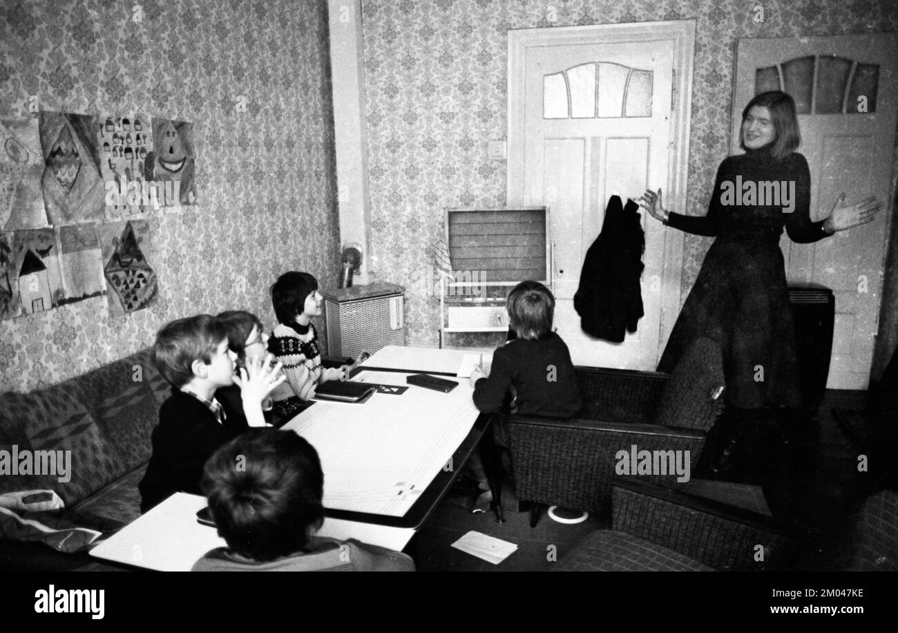 Privatunterricht für Lernbehinderte in einer Nachmittagsschule am 3.02.1975 in Bottrop, Deutschland, Europa Stockfoto