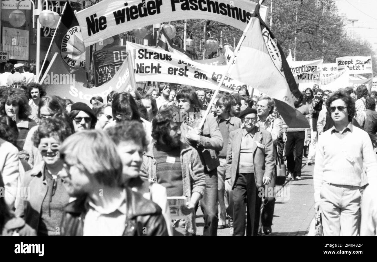 Der 35.-jährige Kongress zur Beendigung der faschistischen Herrschaft wurde von einer Demonstration und Kundgebung am 10. Mai 1980 in Mannheim begleitet Stockfoto