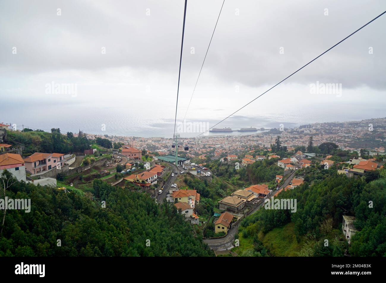 Seilbahn und Kreuzfahrtanleger von funchal auf madeira Stockfoto