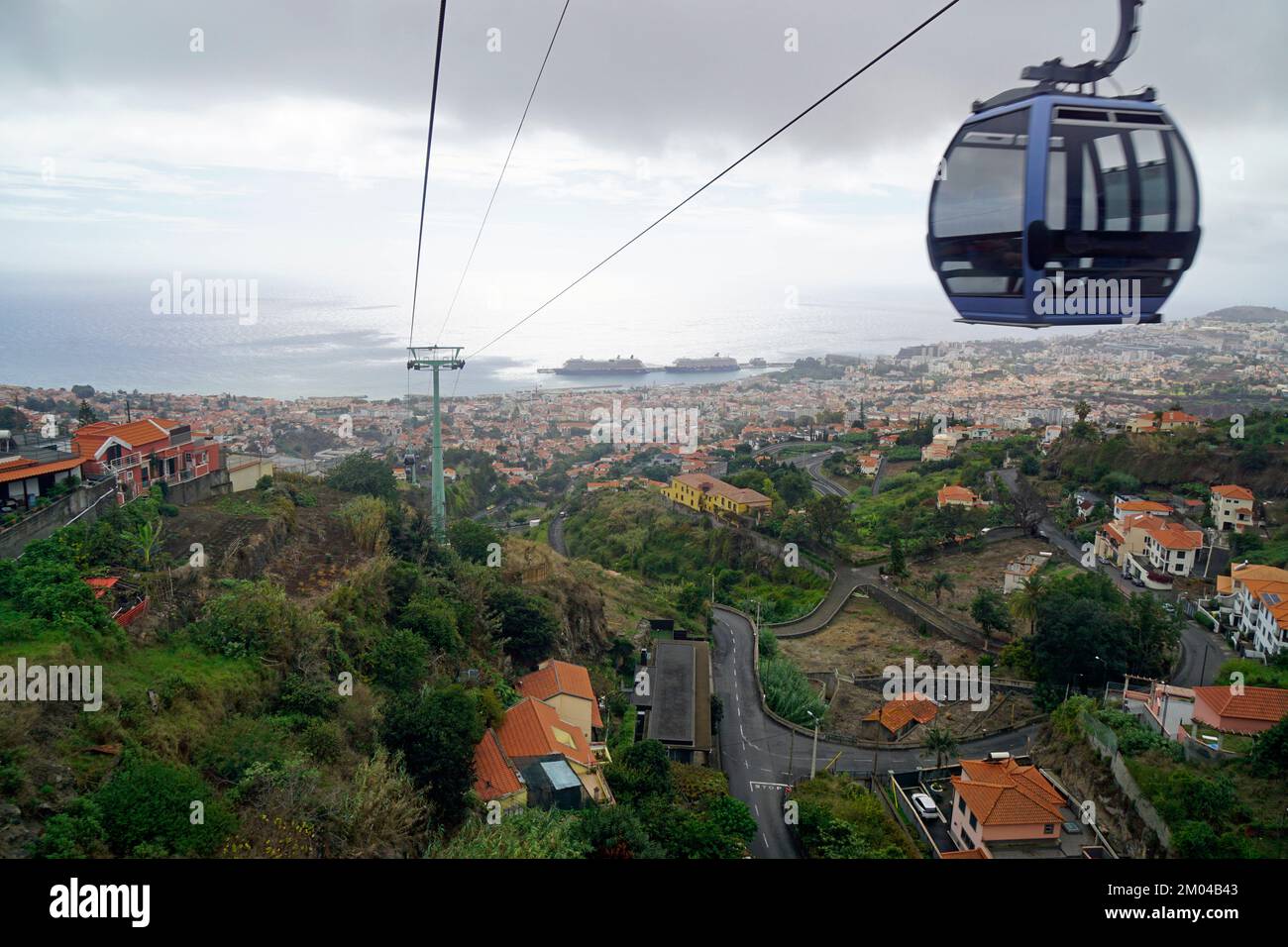 Seilbahn und Kreuzfahrtanleger von funchal auf madeira Stockfoto