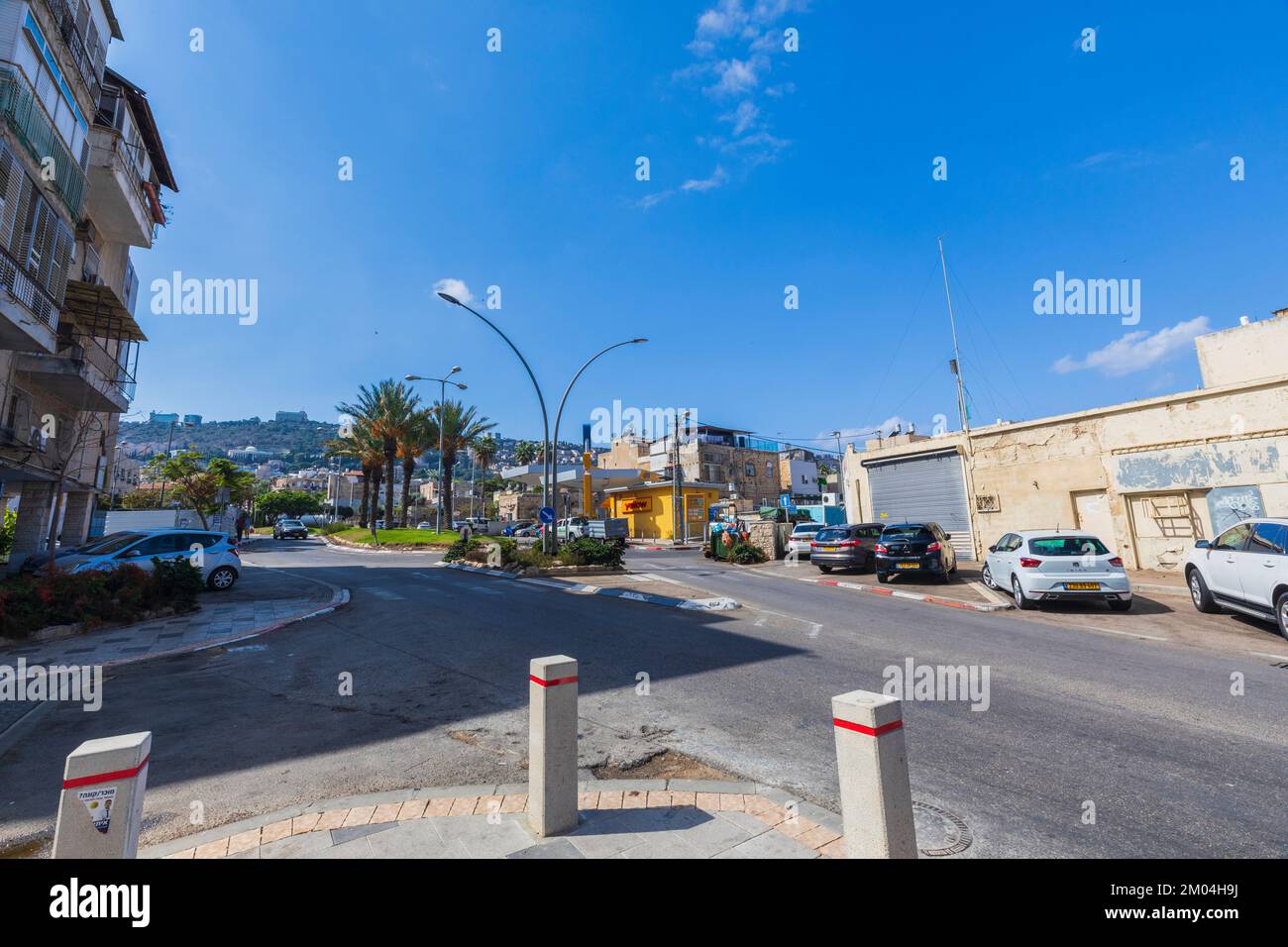 Israel, Haifa 05, 2022: Straßen in der Stadt Haifa in Israel Stockfoto