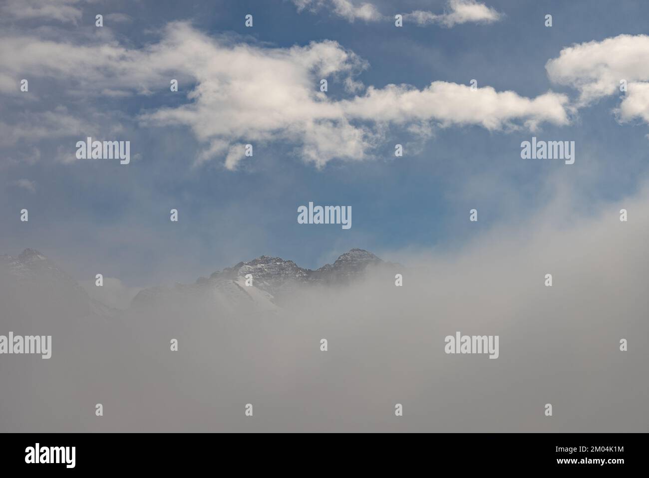 Luftaufnahme von Madonna di Campiglio und Usus Snowpark im Val Rendena dolomiten Trentino Italien im Winter Stockfoto