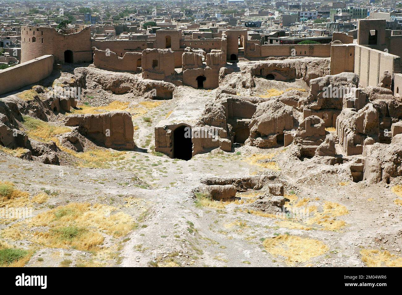 Herat Zitadelle in Herat, Afghanistan. Das Fort stammt aus dem 15.. Jahrhundert. Der Innenhof wurde vor der Renovierung im Jahr 2011 nicht restauriert. Stockfoto