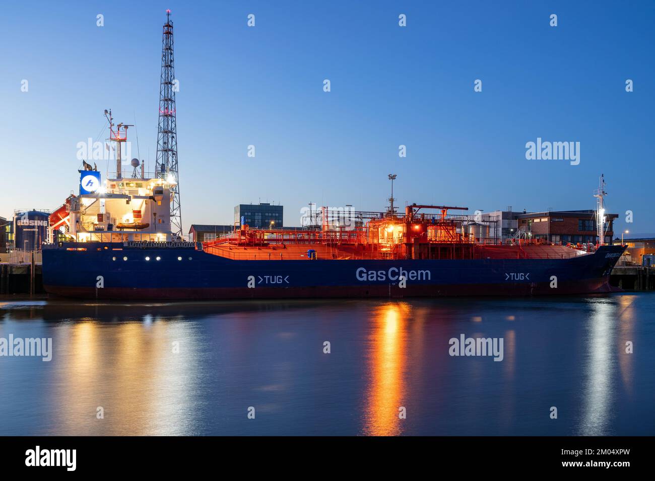 GasChem-Flüssiggastanker DANUBEGAS im Hafen von Cuxhaven, Deutschland Stockfoto