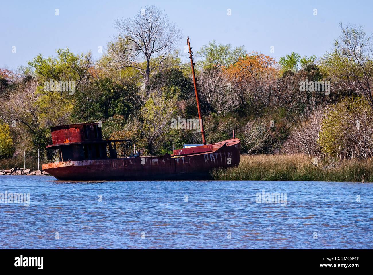 Rusty Bootswrack in Tigre, Buenos Aires Stockfoto