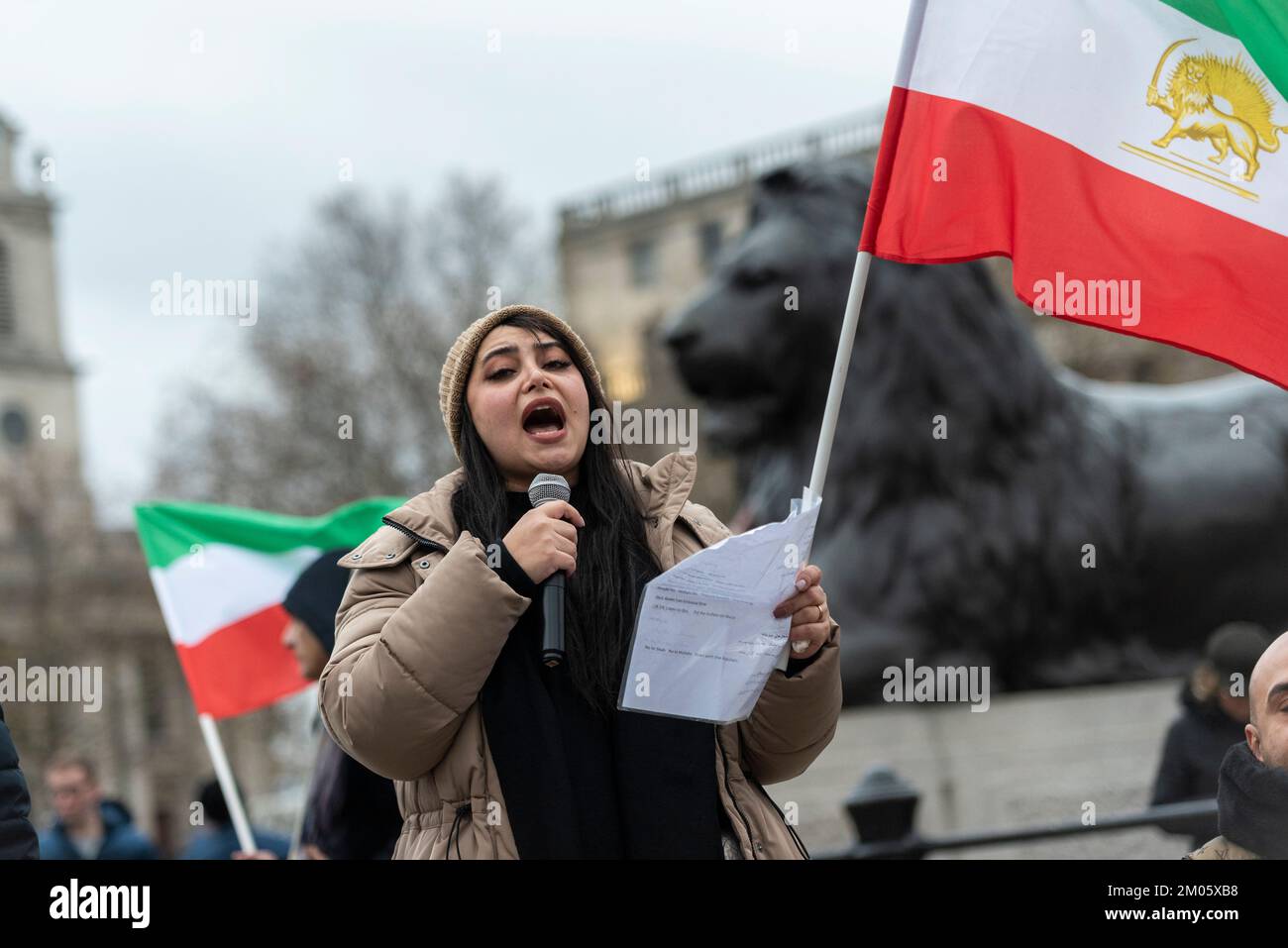 Protest in London für die iranische Frauenrevolution, das Ziel, die extremistische islamische Regierung des Iran durch eine demokratische Regierung zu ersetzen. Weibliches Geschrei Stockfoto