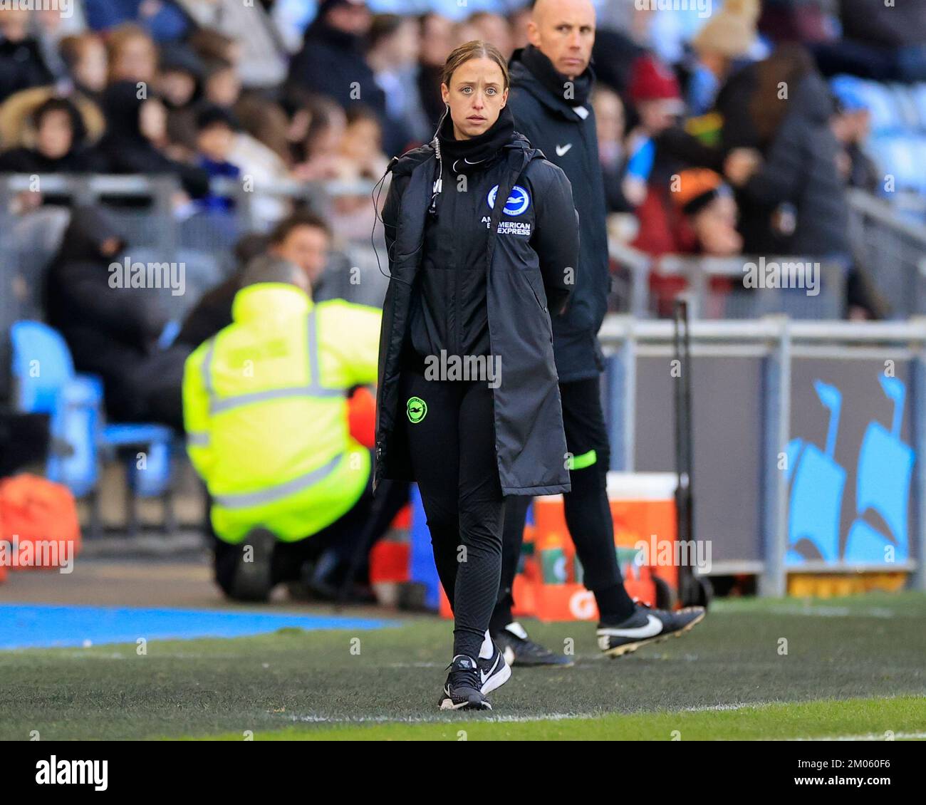 Brighton Managerin Amy Merricks während des FA Women's Super League-Spiels Manchester City Women vs Brighton & Hove Albion W.F.C. am Etihad Campus, Manchester, Großbritannien, 4.. Dezember 2022 (Foto von Conor Molloy/News Images) Stockfoto