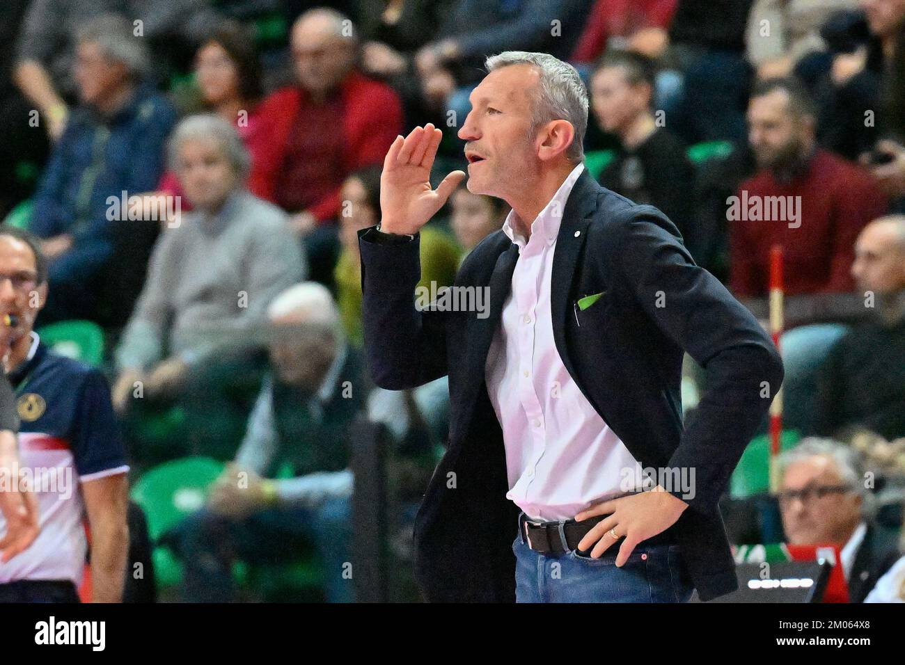 Emanuele Zanini Cuneo) während des Spiels Cuneo Granda Volley gegen Vero Volley Milano, Volleyball Italian Series A1 Women in Cuneo, Italien, Dezember 04 2022 Stockfoto