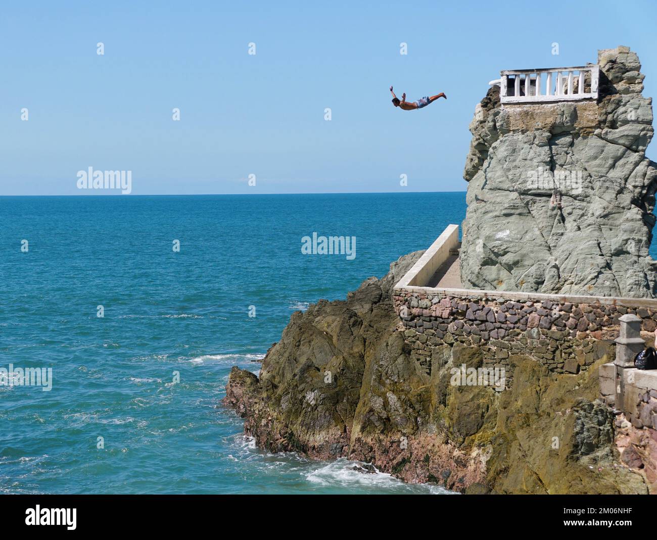 Der Klippenspringpunkt an der Bucht in der Nähe von Puerto Vallarta, Mexiko Stockfoto