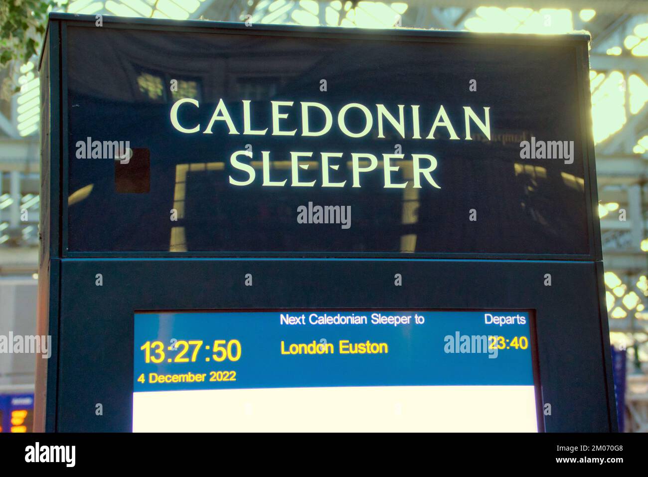 Caledonian Sleeper im Hauptbahnhof Stockfoto