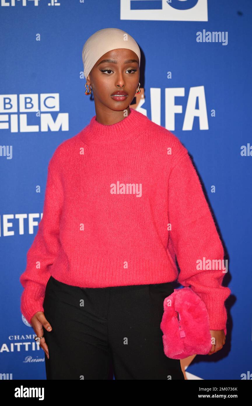 Old Billingsgate, London, Großbritannien. 4.. Dezember 2022: Kosar Ali nimmt an den British Independent Film Awards 25. Teil. Kredit: Siehe Li/Picture Capital/Alamy Live News Stockfoto