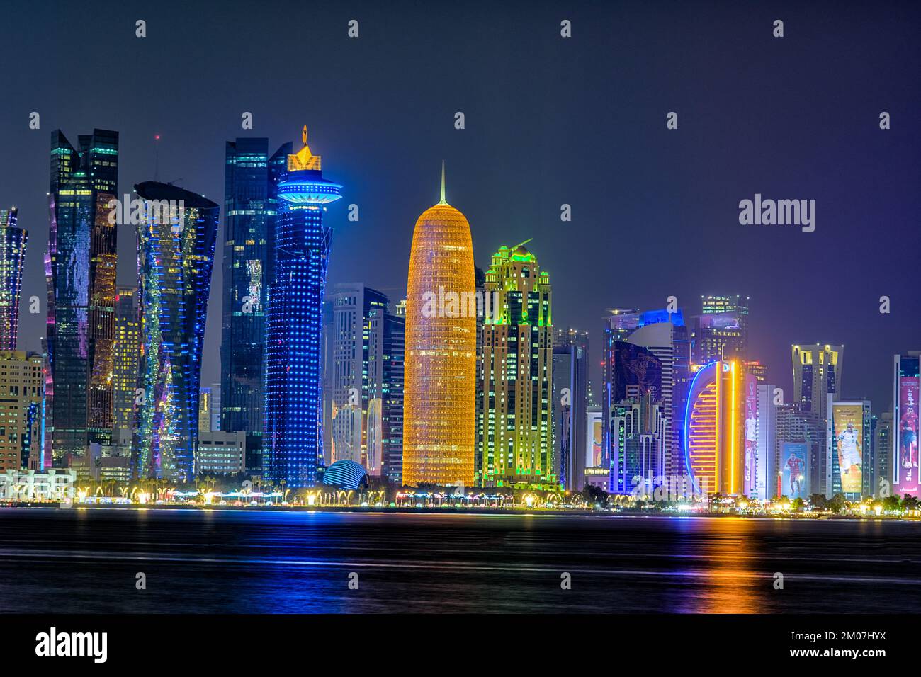 Die Stadt Doha erstrahlte für den 2022-Fuß-Ball Stockfoto