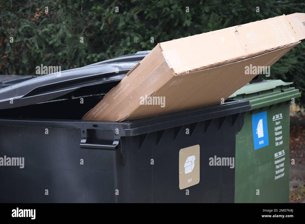 Kastrup/Kopenhagen /Denmmark/04. Dezember 2022/. PAP-Abfallbehälter in der Hauptstadt Kastrup und anish. (Foto. Francis Dean/Dean Pictures) Stockfoto