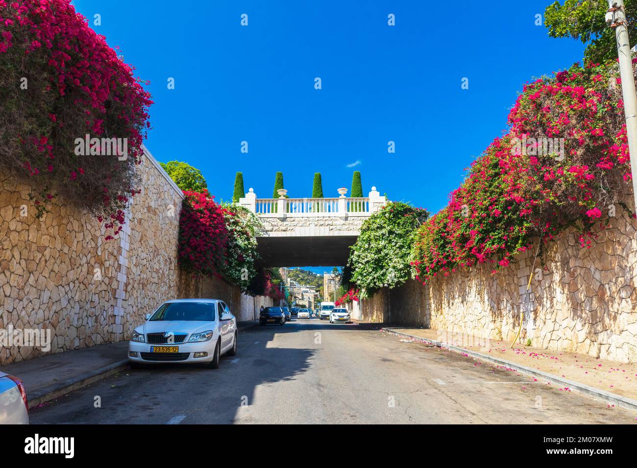 Haifa, Israel - 12. Oktober 2022: Straßen in der Stadt Haifa in Israel Stockfoto