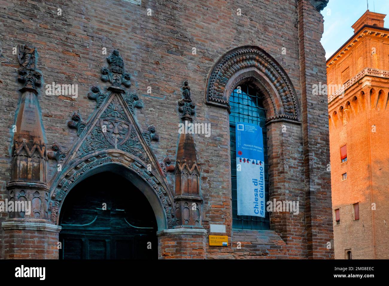 Fassade der Kirche San Giuliano, Ferrara, Italien Stockfoto