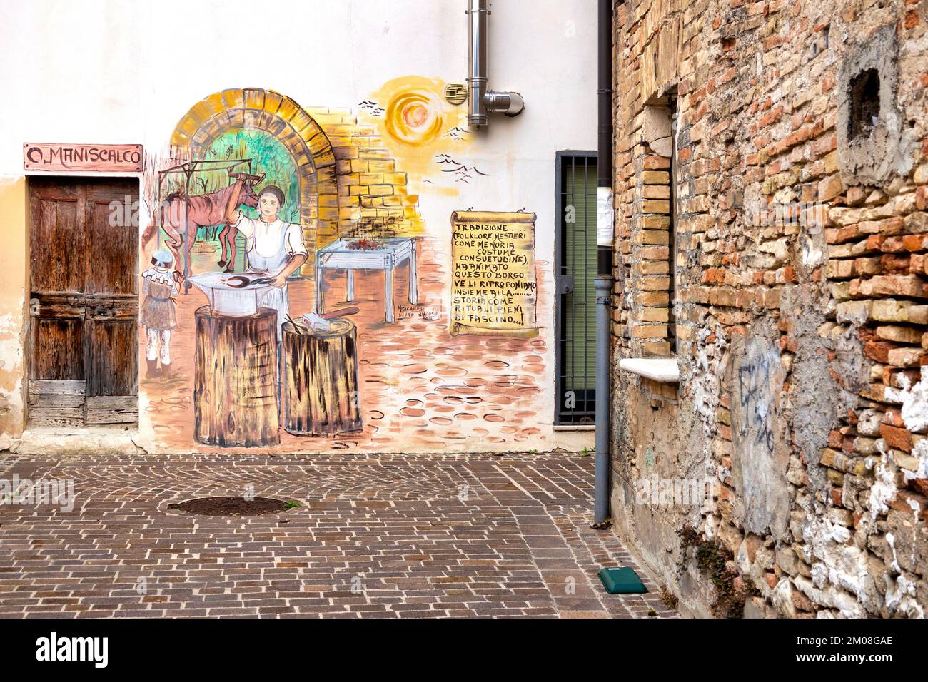 Wandbilder der Künstlerin Mira Cancelli zur Geschichte des Dorfes Cepagatti, Italien Stockfoto