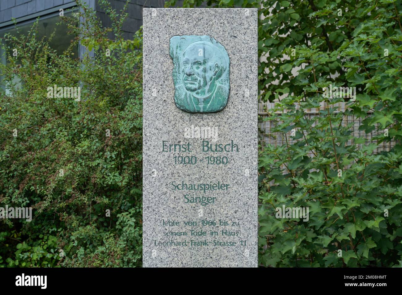 Gedenktafel Ernst Busch, Bürgerpark, Pankow, Berlin, Deutschland Stockfoto