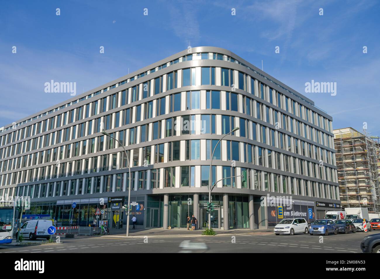 Neues Bürohaus, Hedwig-Dohm-Straße, Hildegard-Knef-Platz, Schöneberg, Tempelhof-Schöneberg, Berlin, Deutschland Stockfoto