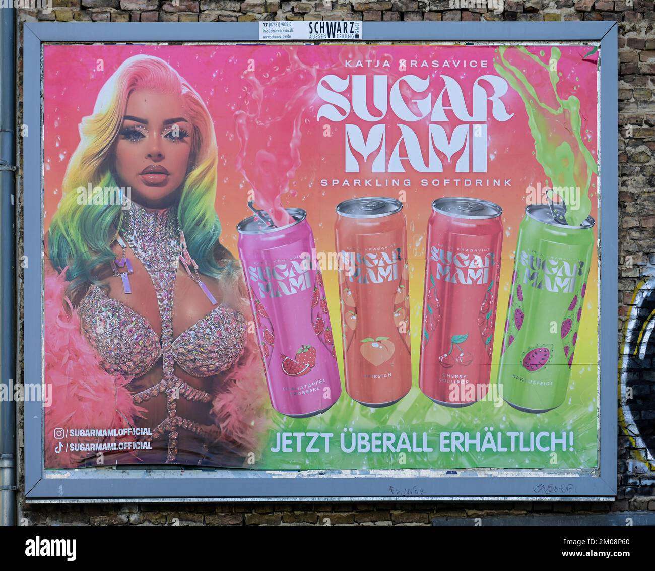 Werbeplakat Katja Krasavice Getränke Sugar Mami, Berlin, Deutschland Stockfoto