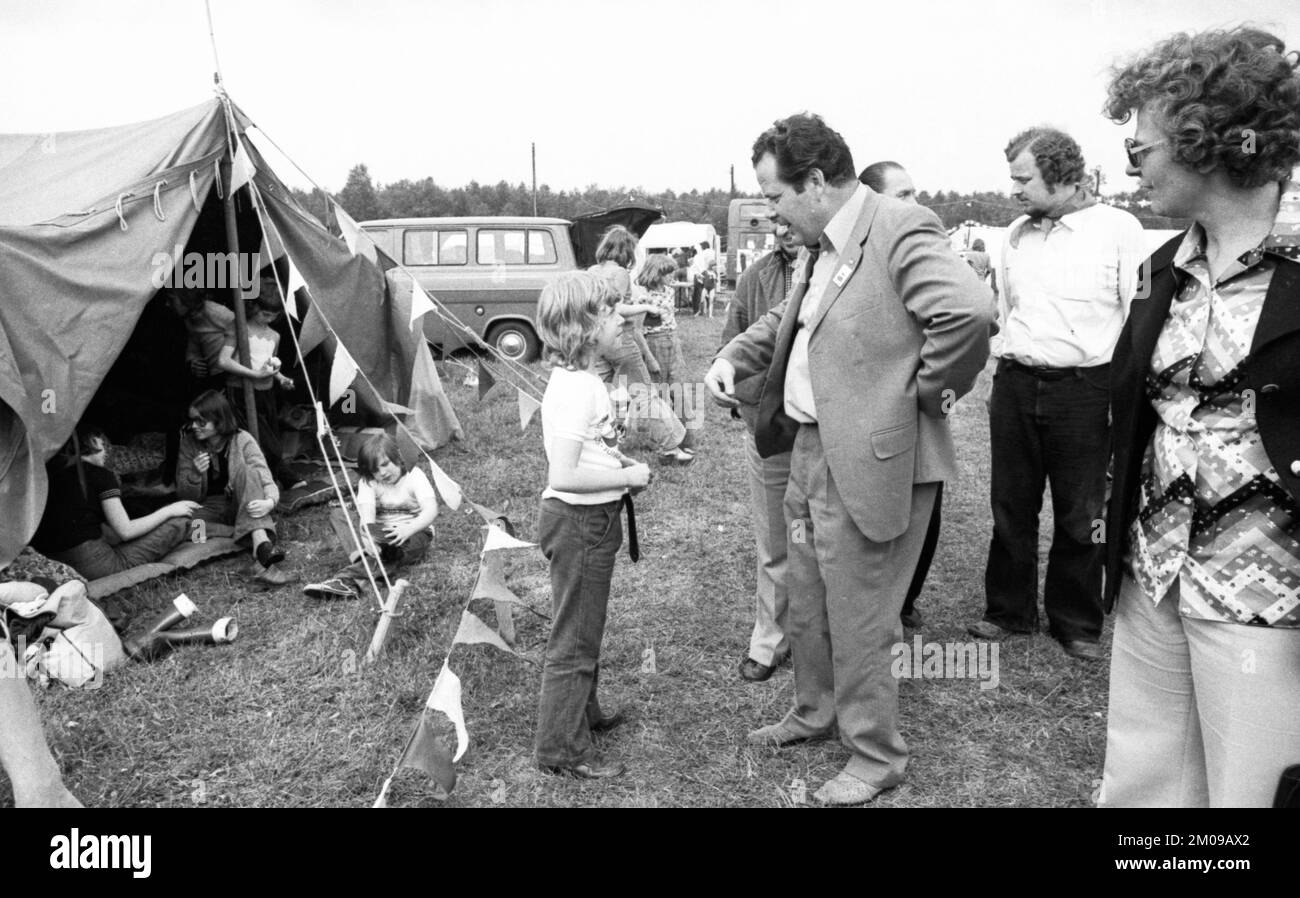 Die Lager der Kinder- und Jugendorganisationen Junge Pioniere und SDAJ in der Whitsun 1975 am 17.05.1975 in Schermbeck.Herbert Mies (D Stockfoto