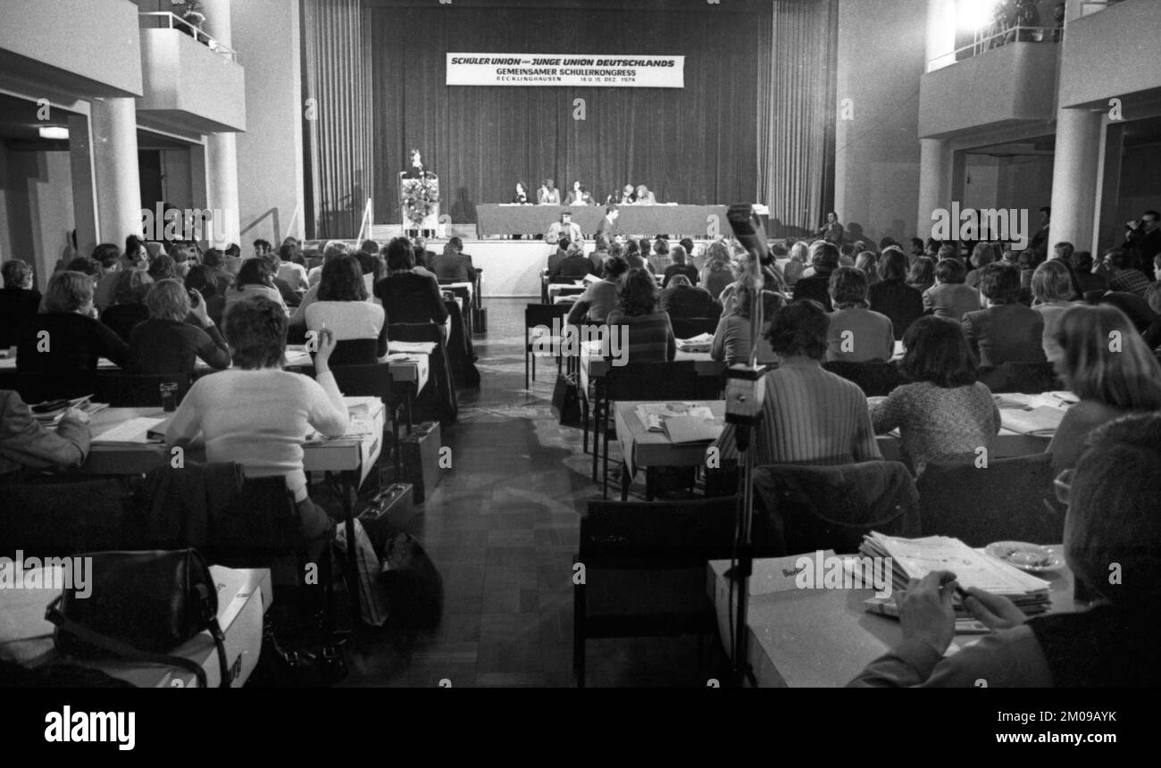 Der gemeinsame Schulkongress der Jungen Union und eines Teils der Christdemokratischen Partei (CDU) in Recklinghausen am 14. Dezember 1974 in Europa Stockfoto