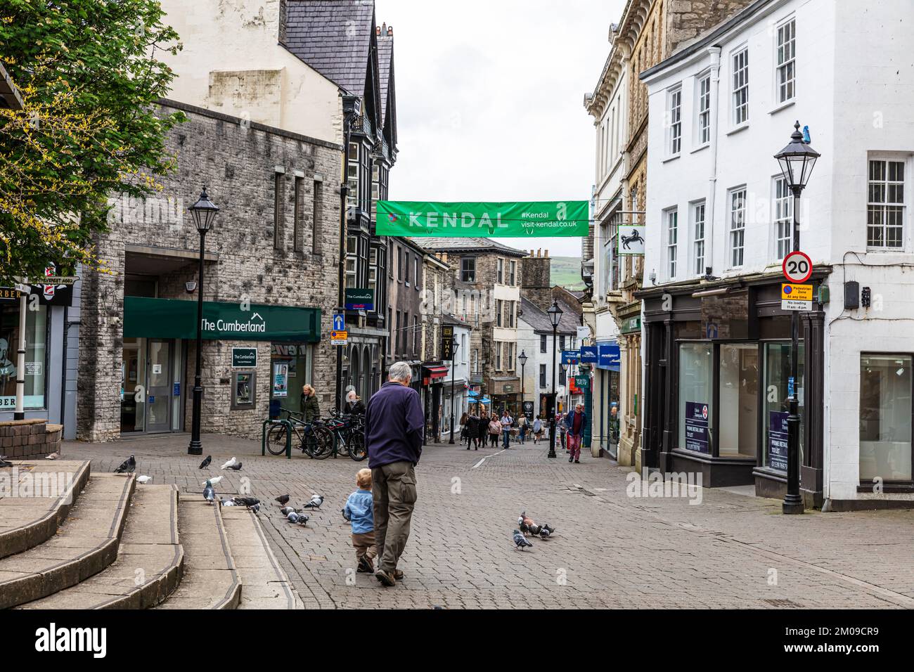 Kendal, Kendal Town, Cumbria, UK, Kendal Cumbria, Kendal Shopping, Kendal Stadtzentrum, Stadtzentrum, Stadt, Städte, Geschäfte, Geschäfte, Marktplatz, Stockfoto