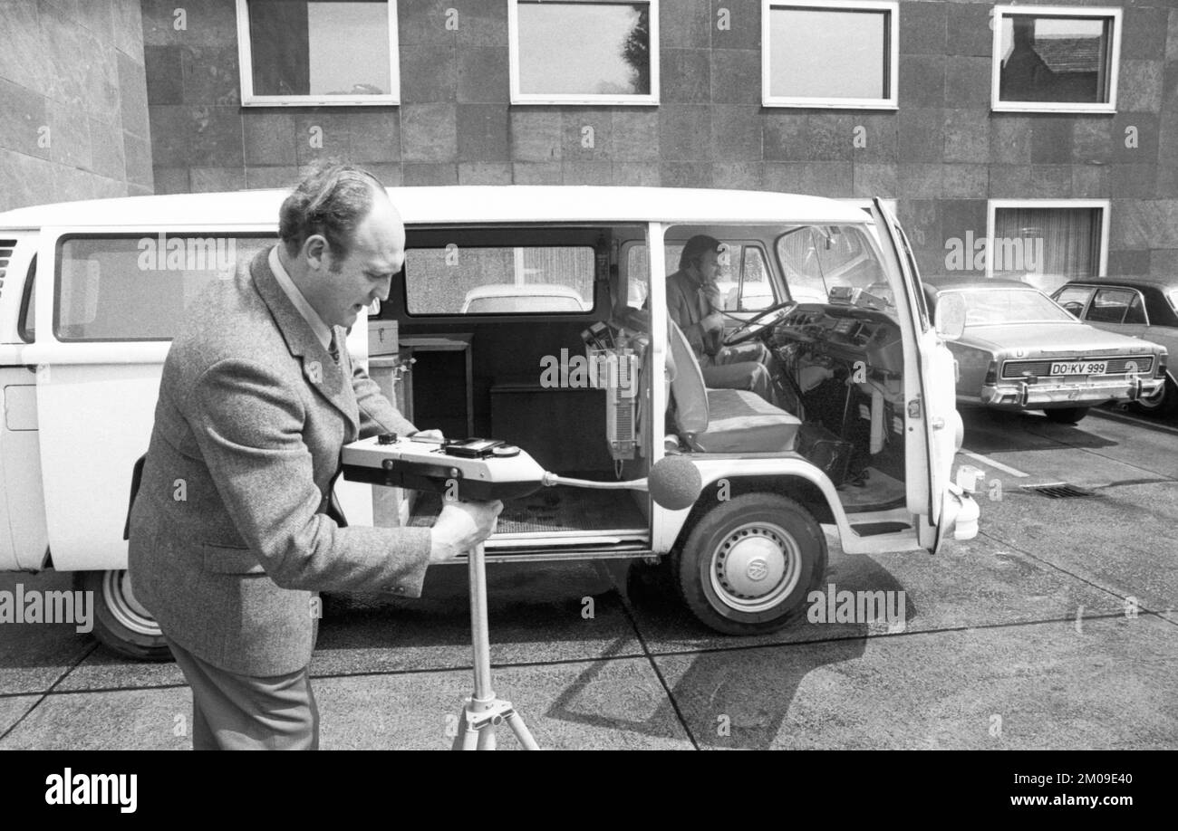 Bereits 1975, hier auf 3.6.1975 in Dortmund- Messung für den Umweltschutz in den Straßen Dortmunds, Deutschland, Europa Stockfoto