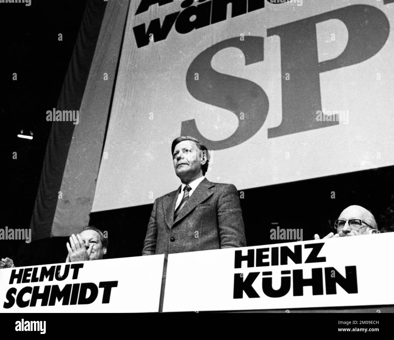 Eine Wahlkundgebung der Sozialdemokratischen Partei Deutschlands (SPD) am 23.4.1975 in der Westfalenhalle in Dortmund. Willy Brandt, Helmut Schmidt, Heinz K. Stockfoto