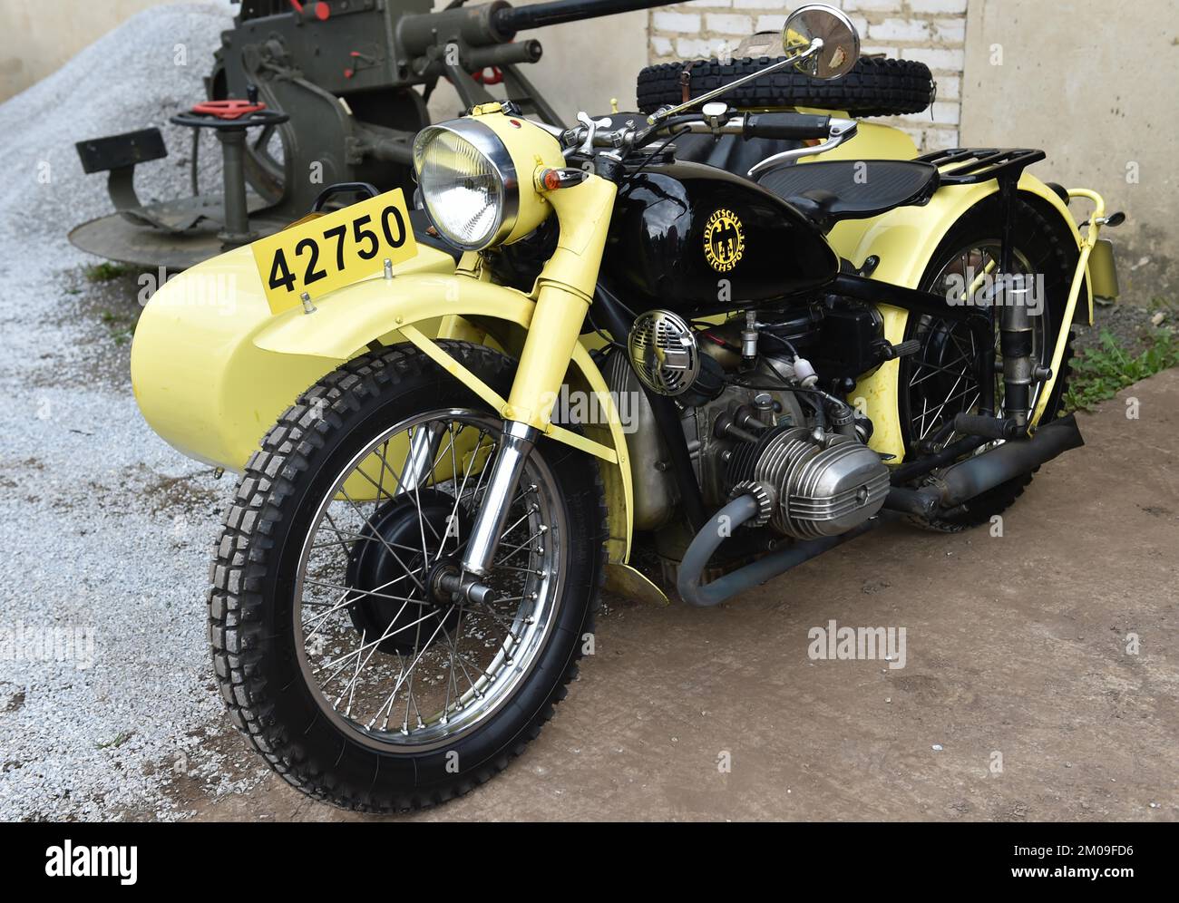 Motorrad und oldtimer -Fotos und -Bildmaterial in hoher Auflösung – Alamy