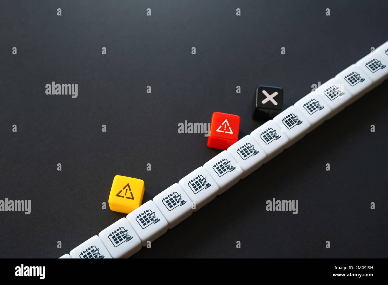 Fristen für die Planung von Arbeiten. Arbeitsplanung, Meilensteine. Durchführung der Projektphasen. Die Aufgabe wird abgeschlossen, bis die Zeit abgelaufen ist. Bußgelder und Stockfoto