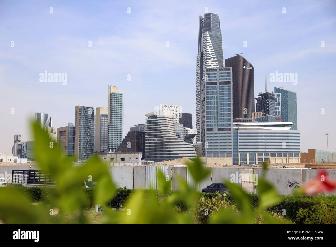 Riad. 5.. Dezember 2022. Dieses Foto wurde am 5. Dezember 2022 aufgenommen und zeigt einen Blick auf den King Abdullah Financial District (KAFD) in Riad, Saudi-Arabien. Kredit: Sui Xiankai/Xinhua/Alamy Live News Stockfoto
