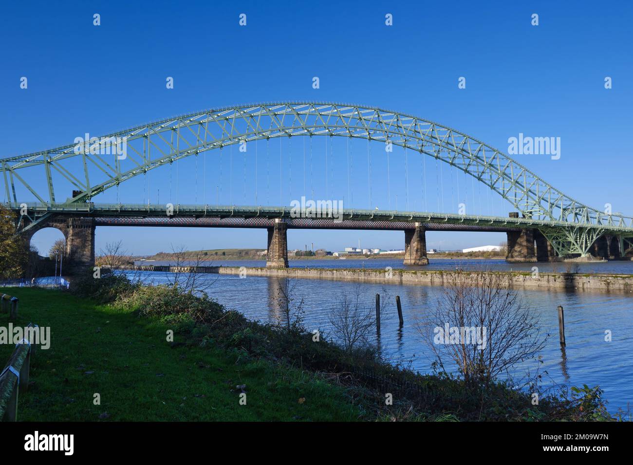 Silver Jubilee Bridge über die Mersey zwischen Runcorn und Widnes Stockfoto