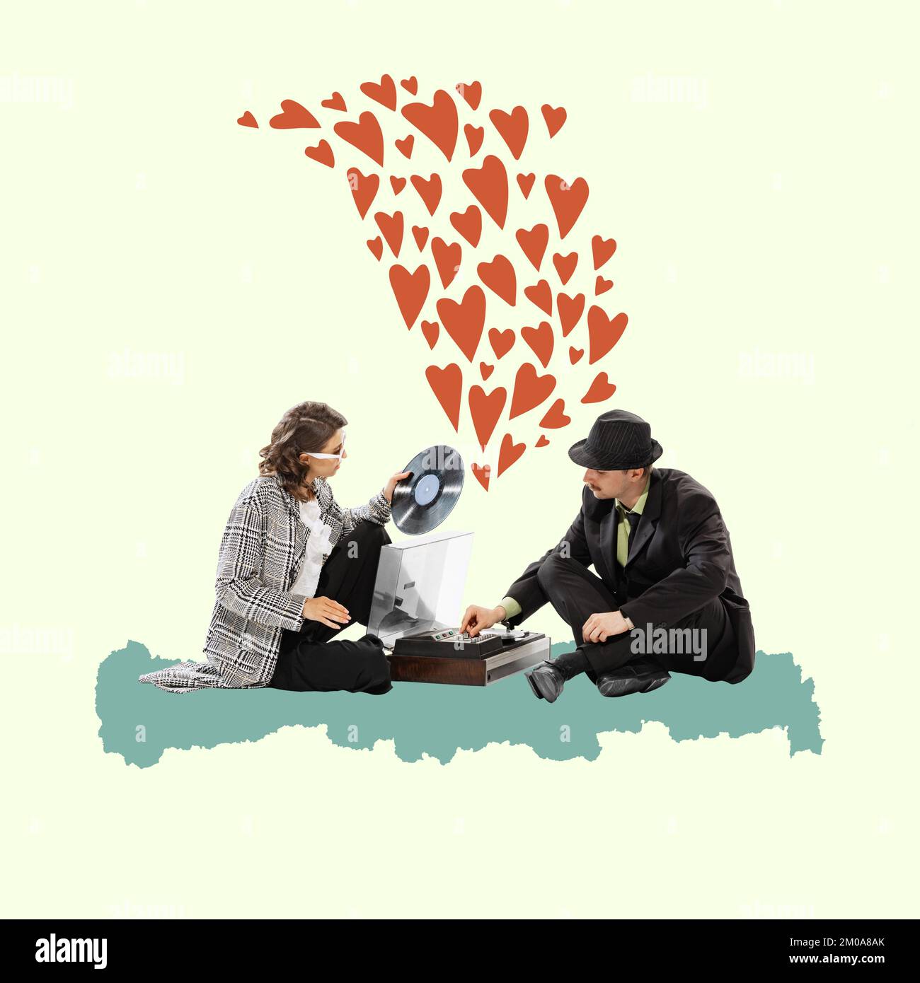 Collage für zeitgenössische Kunst. Ein junges Paar, Mann und Frau, die auf dem Boden sitzen und Musik mit einem Vinyl-Player hören. Konzept der Liebe, Beziehung Stockfoto